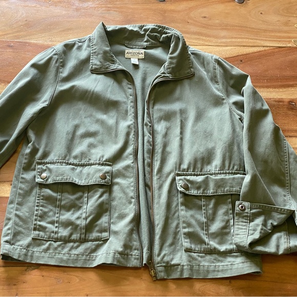 Arizona Jean Company Jackets & Blazers - Arizona jacket, size medium, army green lightweight jacket. Great condition.